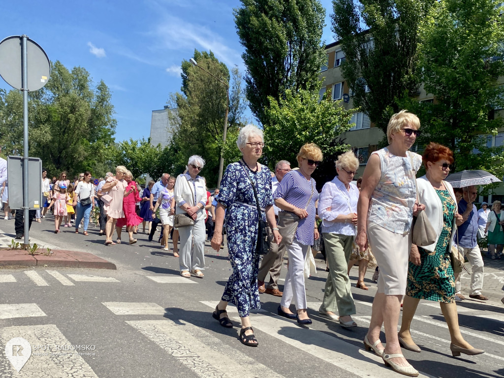 ⛪️ Procesja Bożego Ciała parafii NMP w Radomsku.