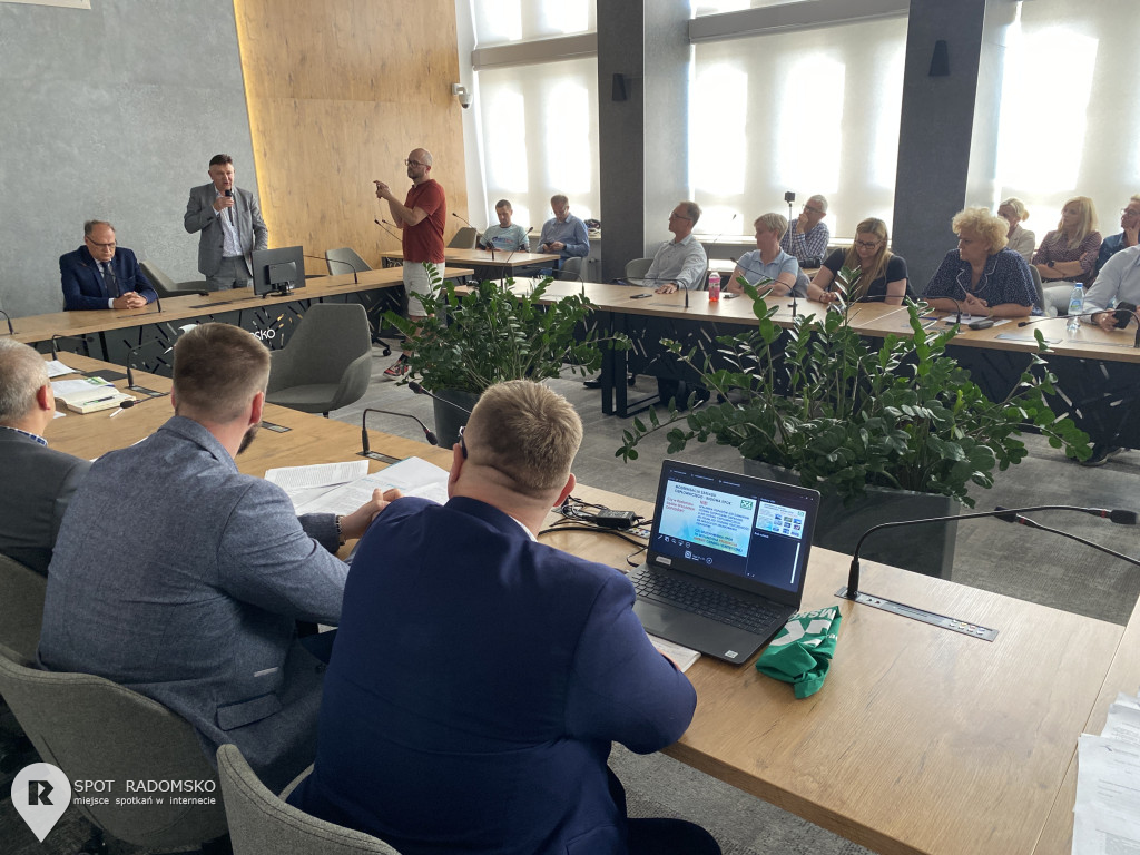 Debata o spalarni odpadów na osiedlu w Radomsku