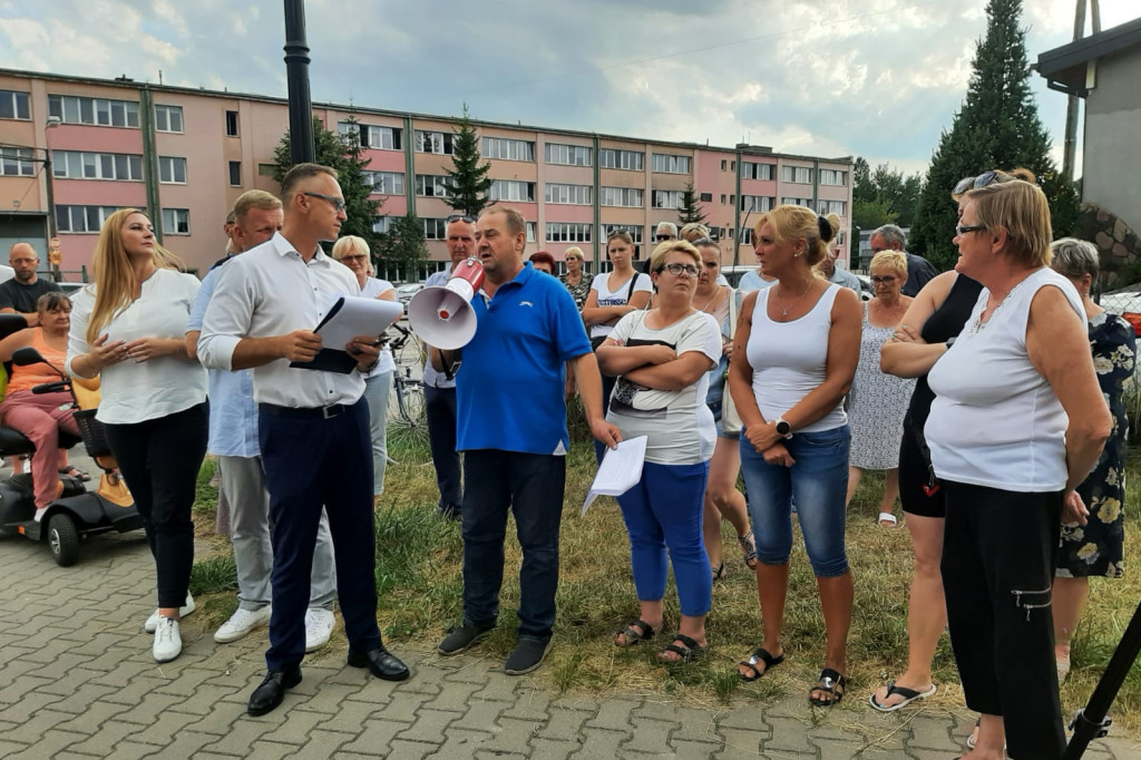 ? Protest mieszkańców Radomska przy ul. Zgoda 14