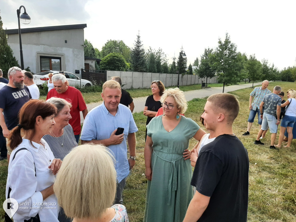 ? Protest mieszkańców Radomska przy ul. Zgoda 14