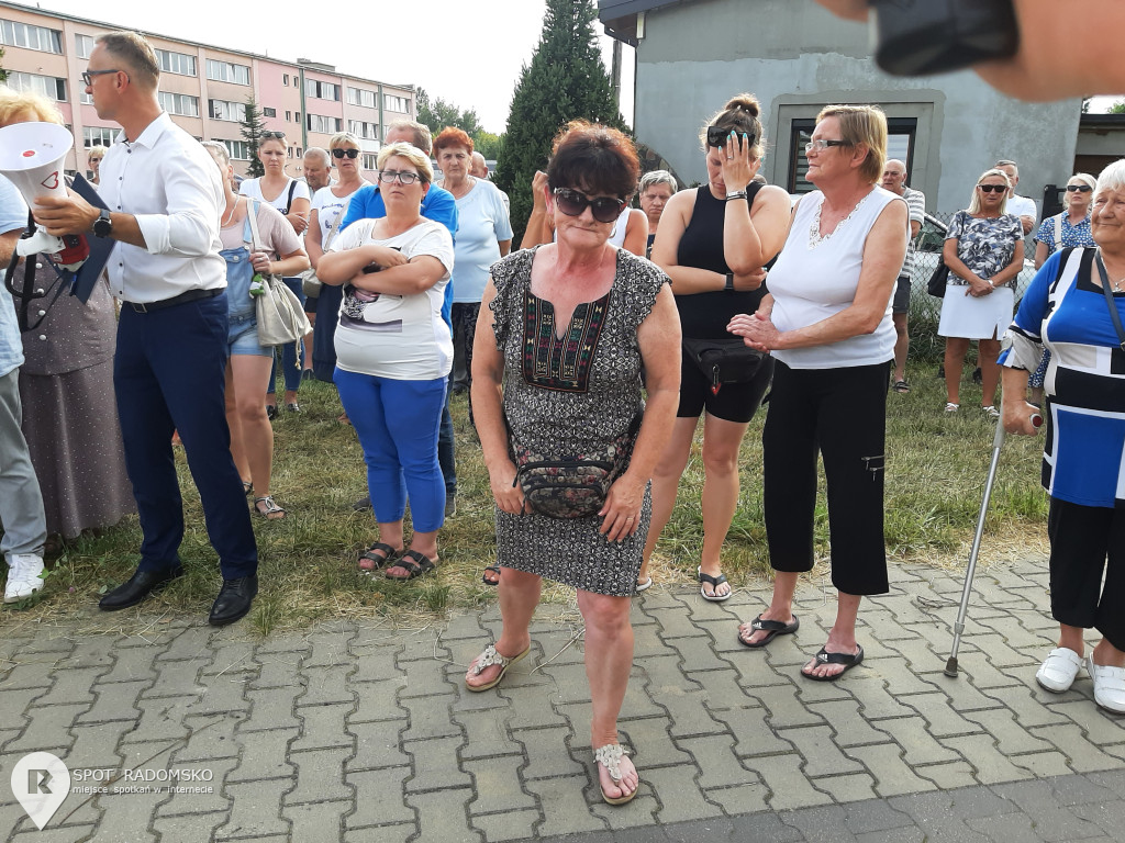 ? Protest mieszkańców Radomska przy ul. Zgoda 14