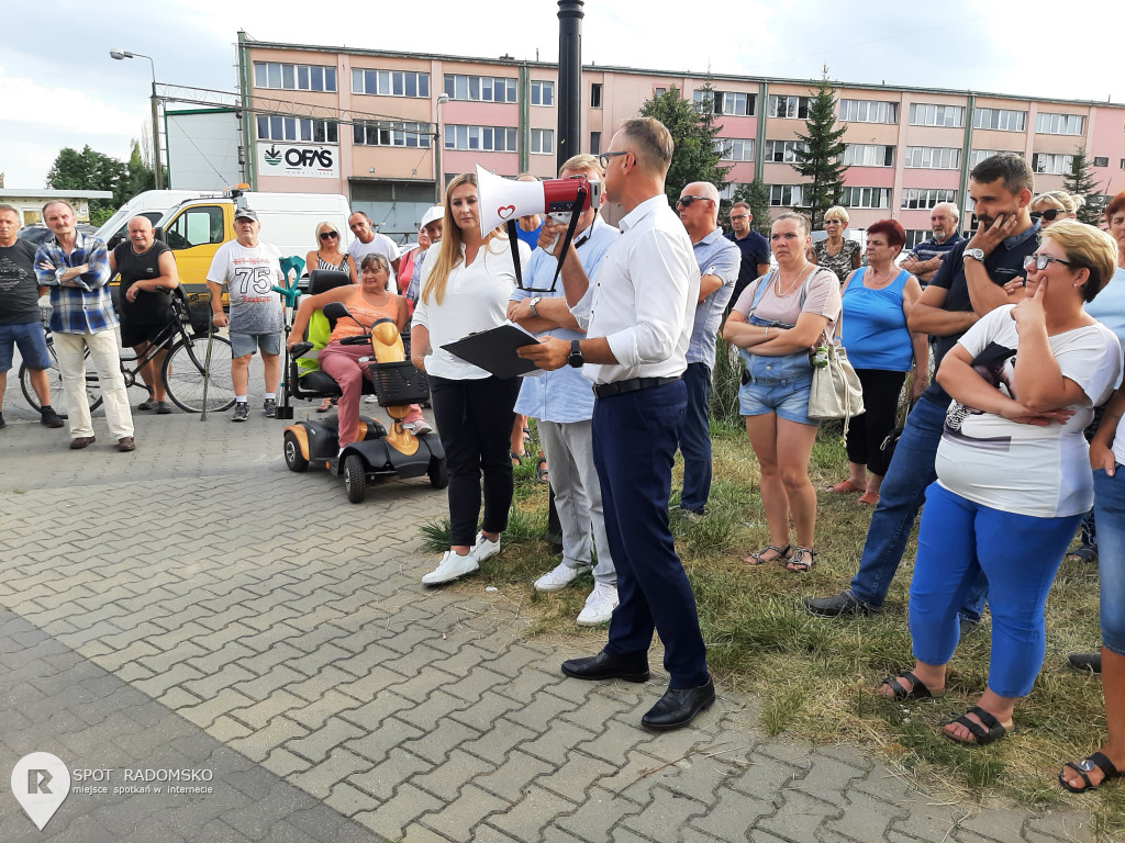 ? Protest mieszkańców Radomska przy ul. Zgoda 14