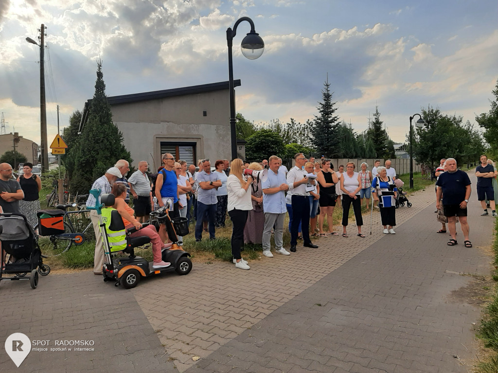 ? Protest mieszkańców Radomska przy ul. Zgoda 14