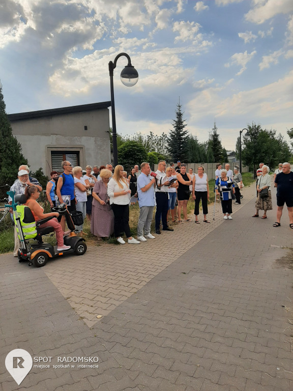 ? Protest mieszkańców Radomska przy ul. Zgoda 14