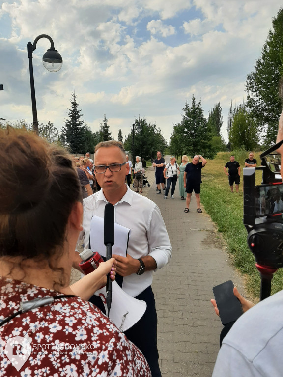 ? Protest mieszkańców Radomska przy ul. Zgoda 14