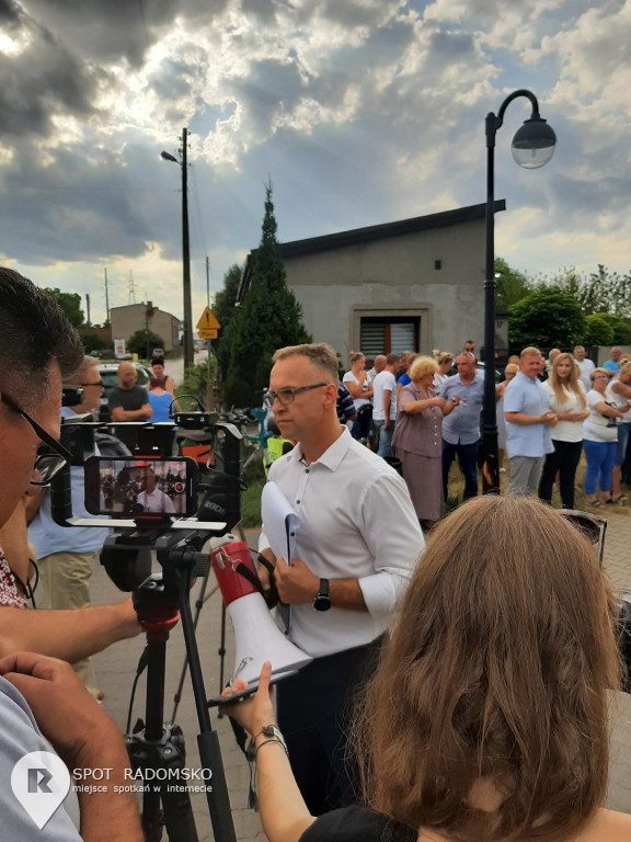 ? Protest mieszkańców Radomska przy ul. Zgoda 14