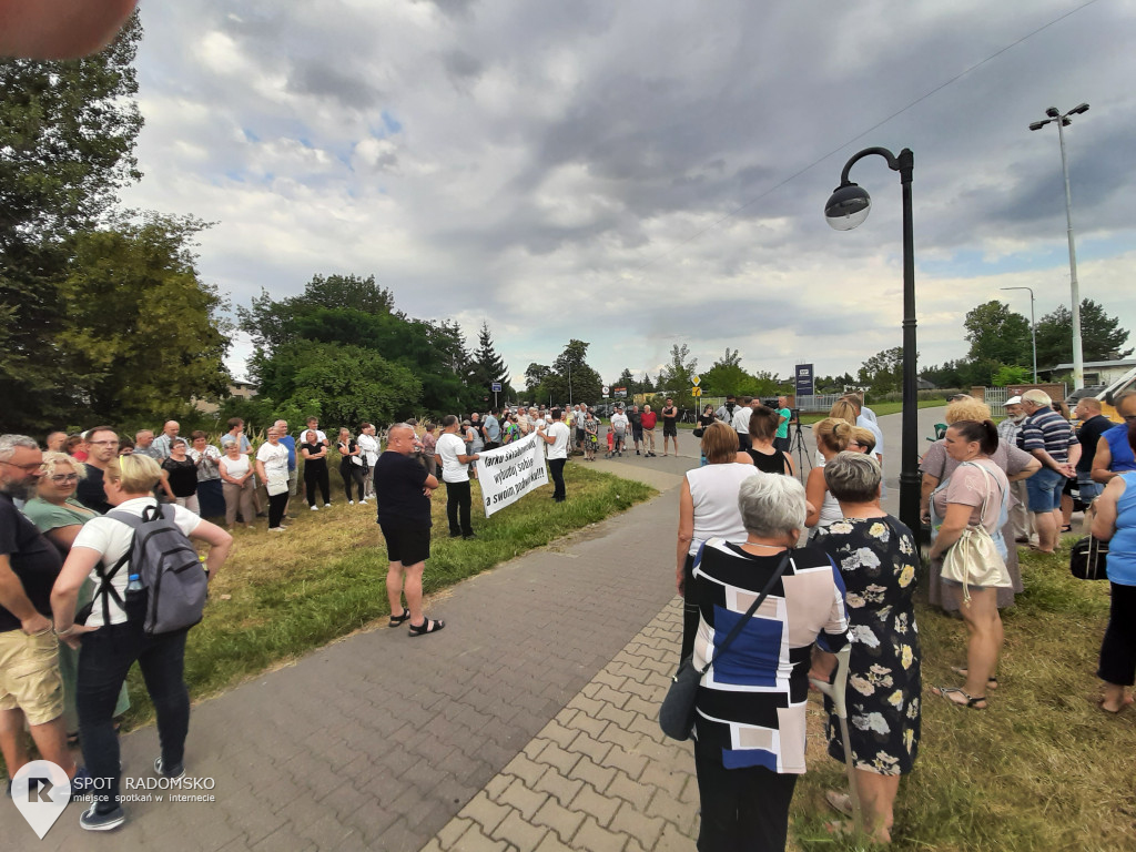 ? Protest mieszkańców Radomska przy ul. Zgoda 14