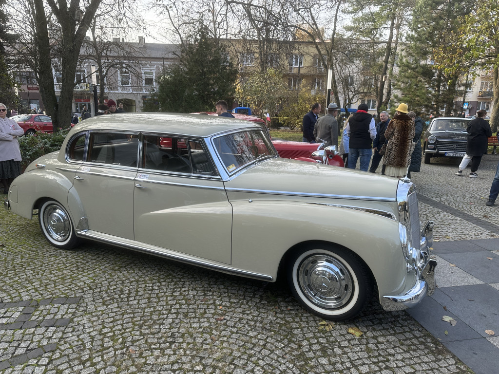 Auto Classic XII. Parada klasyków ulicami Radomska