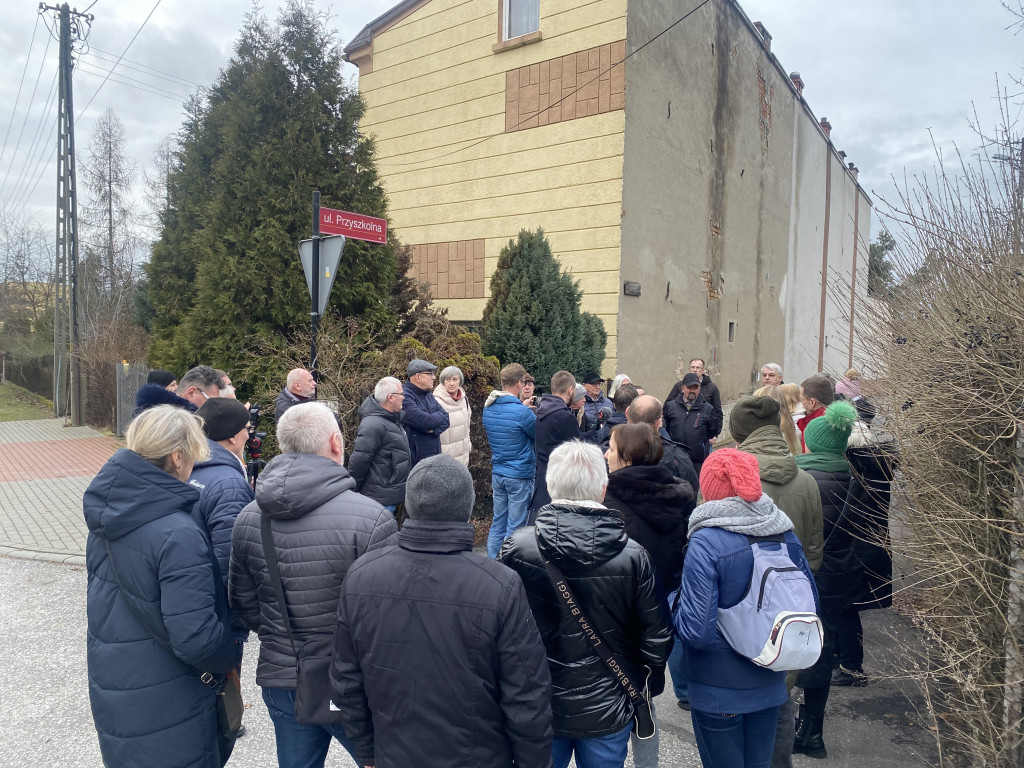 Mieszkańcy Radomska protestowali przy Przyszkolnej