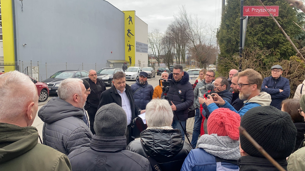 Mieszkańcy Radomska protestowali przy Przyszkolnej