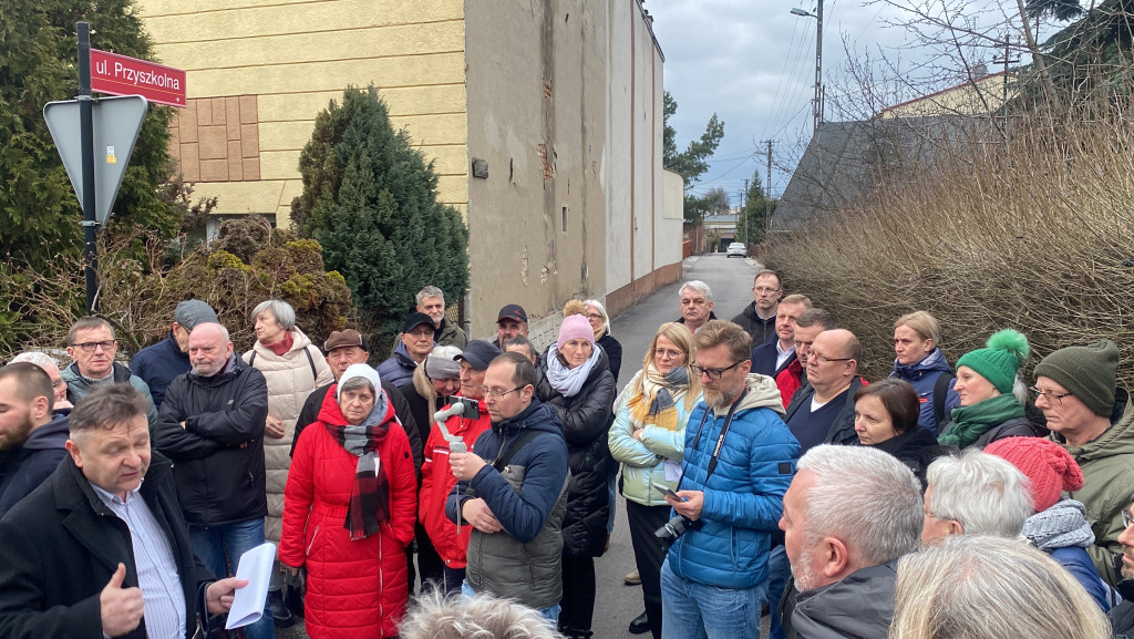 Mieszkańcy Radomska protestowali przy Przyszkolnej