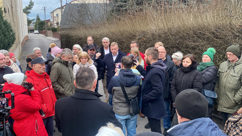 Mieszkańcy Radomska protestowali przy Przyszkolnej