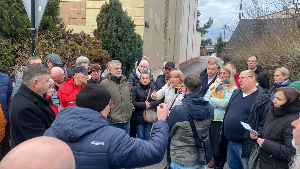 Mieszkańcy Radomska protestowali przy Przyszkolnej