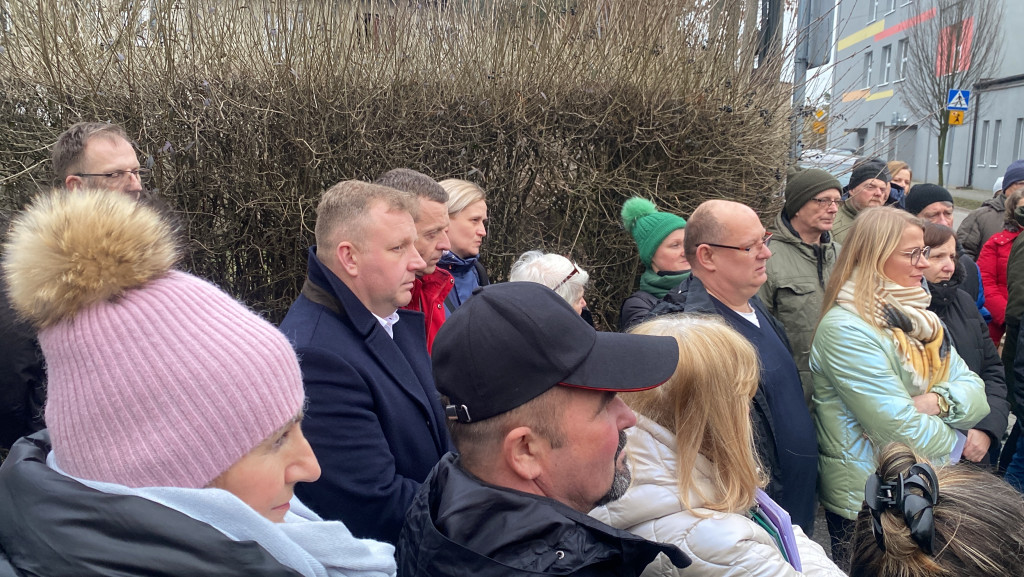 Mieszkańcy Radomska protestowali przy Przyszkolnej