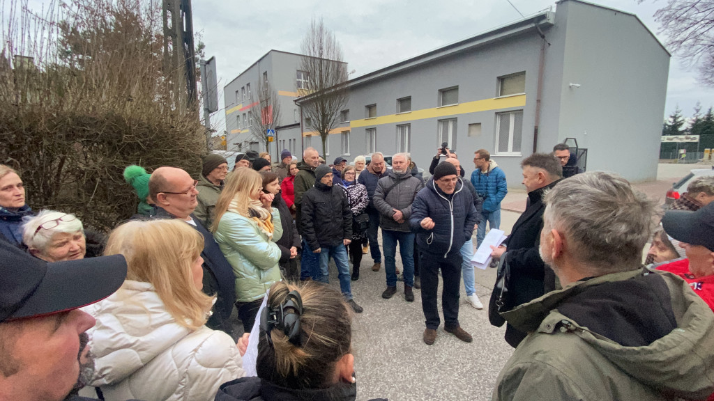 Mieszkańcy Radomska protestowali przy Przyszkolnej