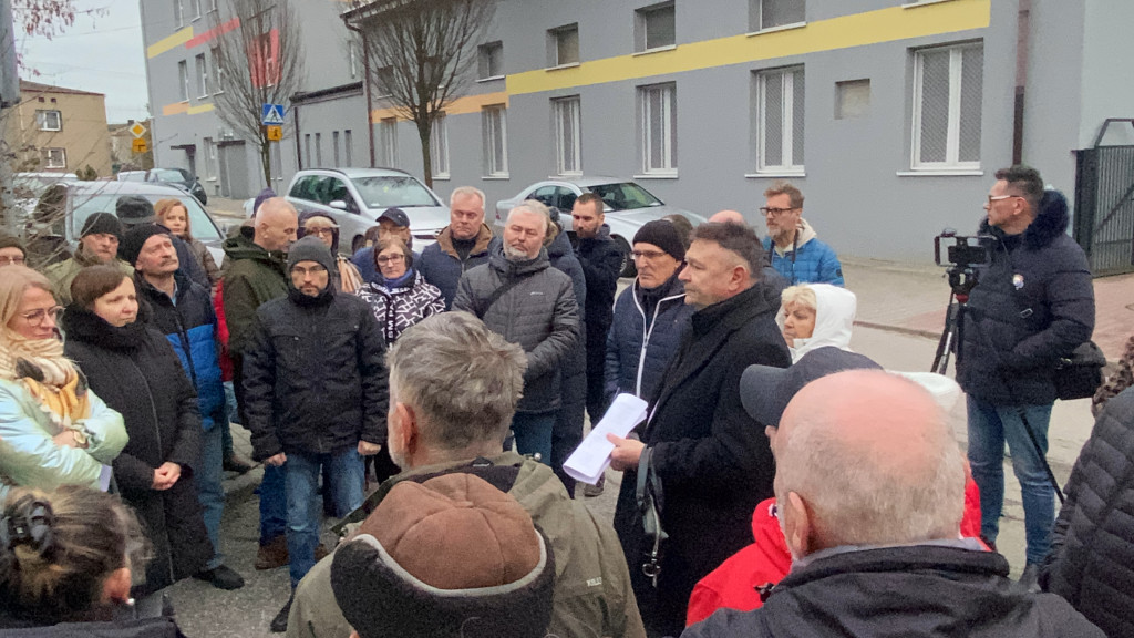 Mieszkańcy Radomska protestowali przy Przyszkolnej