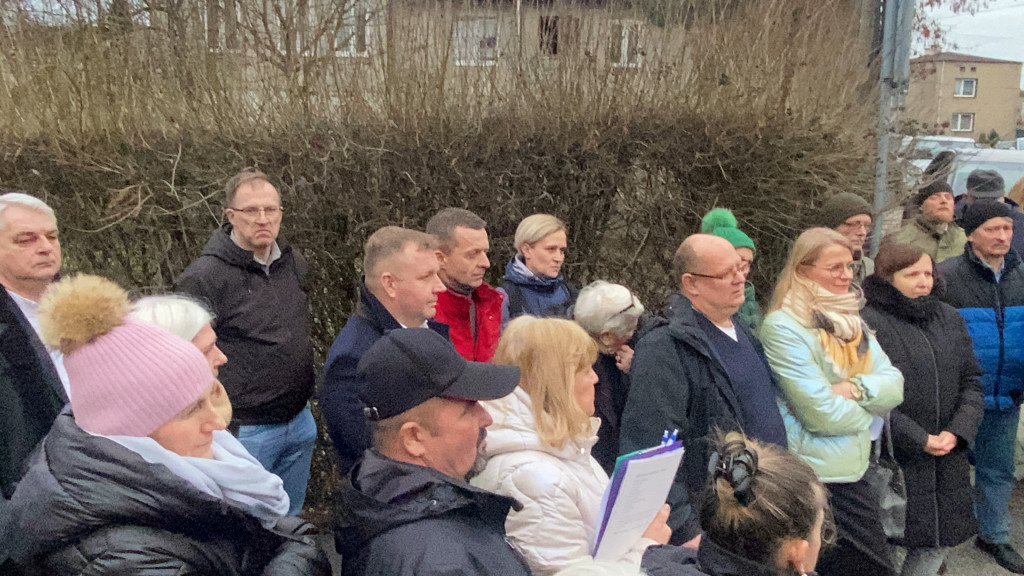 Mieszkańcy Radomska protestowali przy Przyszkolnej