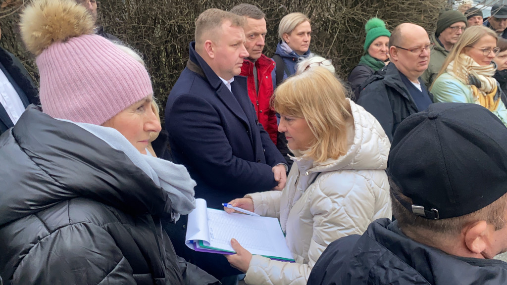 Mieszkańcy Radomska protestowali przy Przyszkolnej