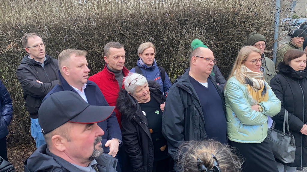 Mieszkańcy Radomska protestowali przy Przyszkolnej
