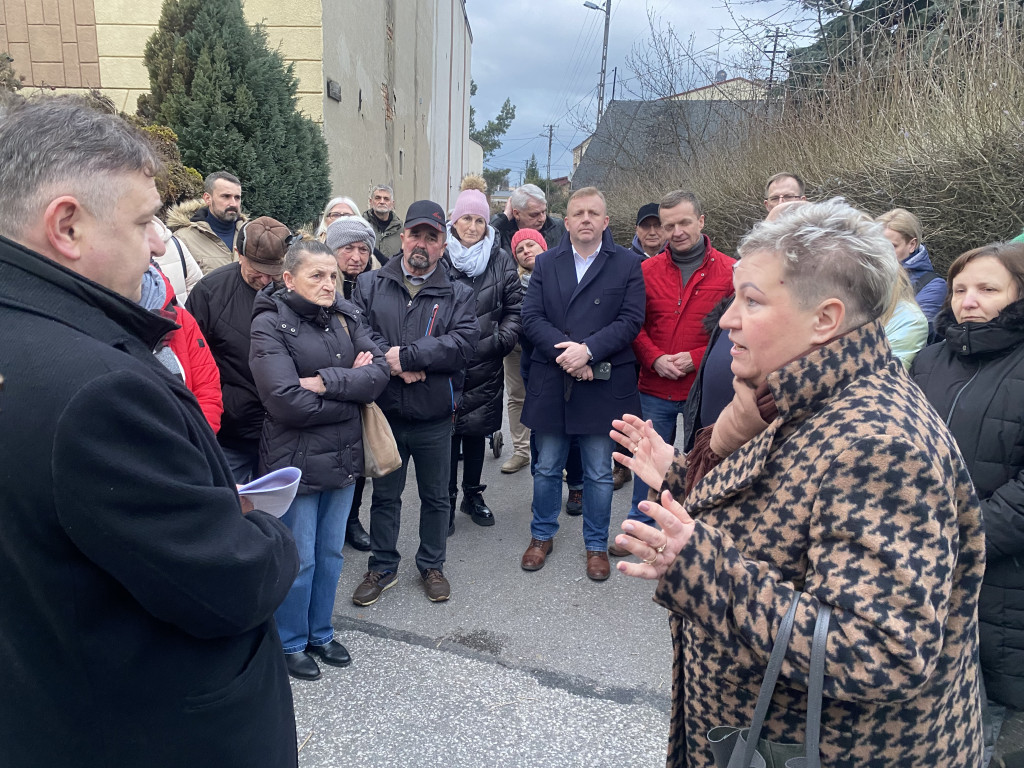 Mieszkańcy Radomska protestowali przy Przyszkolnej