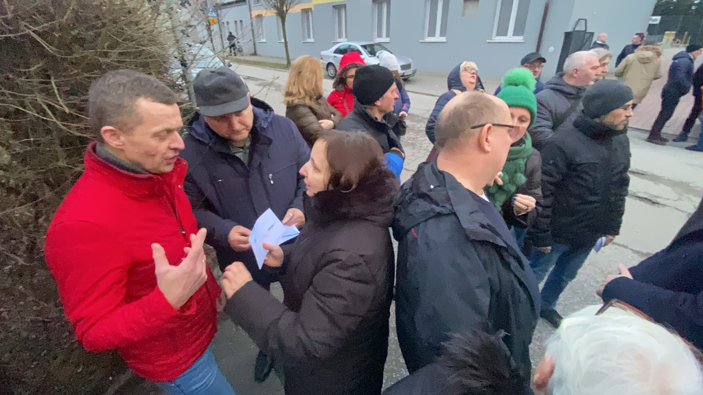 Mieszkańcy Radomska protestowali przy Przyszkolnej