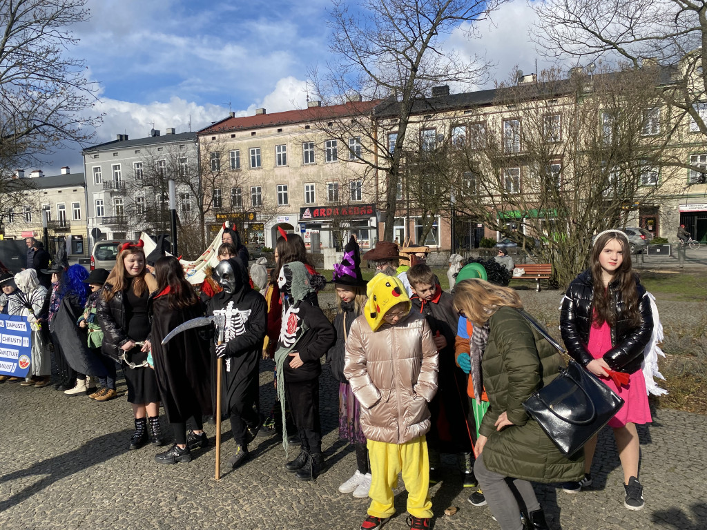 Zapusty w Radomsku 2024. Barwny ostatkowy korowód