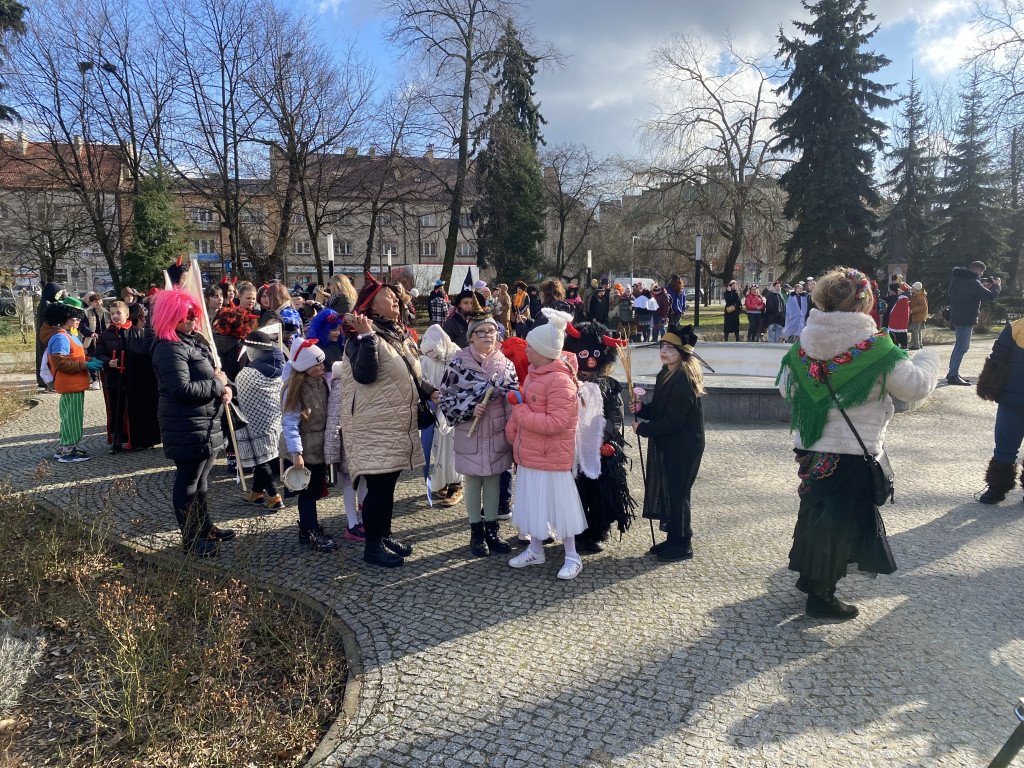 Zapusty w Radomsku 2024. Barwny ostatkowy korowód