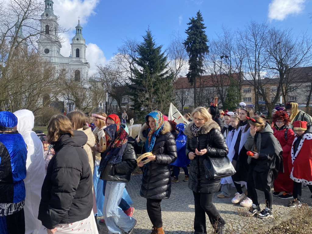 Zapusty w Radomsku 2024. Barwny ostatkowy korowód