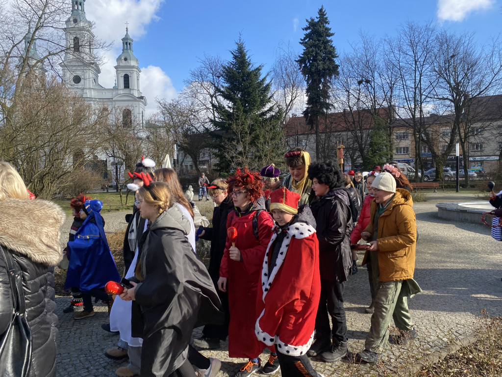 Zapusty w Radomsku 2024. Barwny ostatkowy korowód