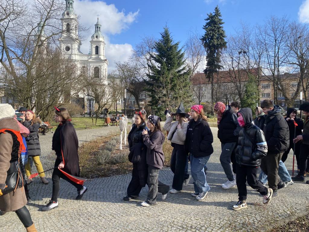 Zapusty w Radomsku 2024. Barwny ostatkowy korowód