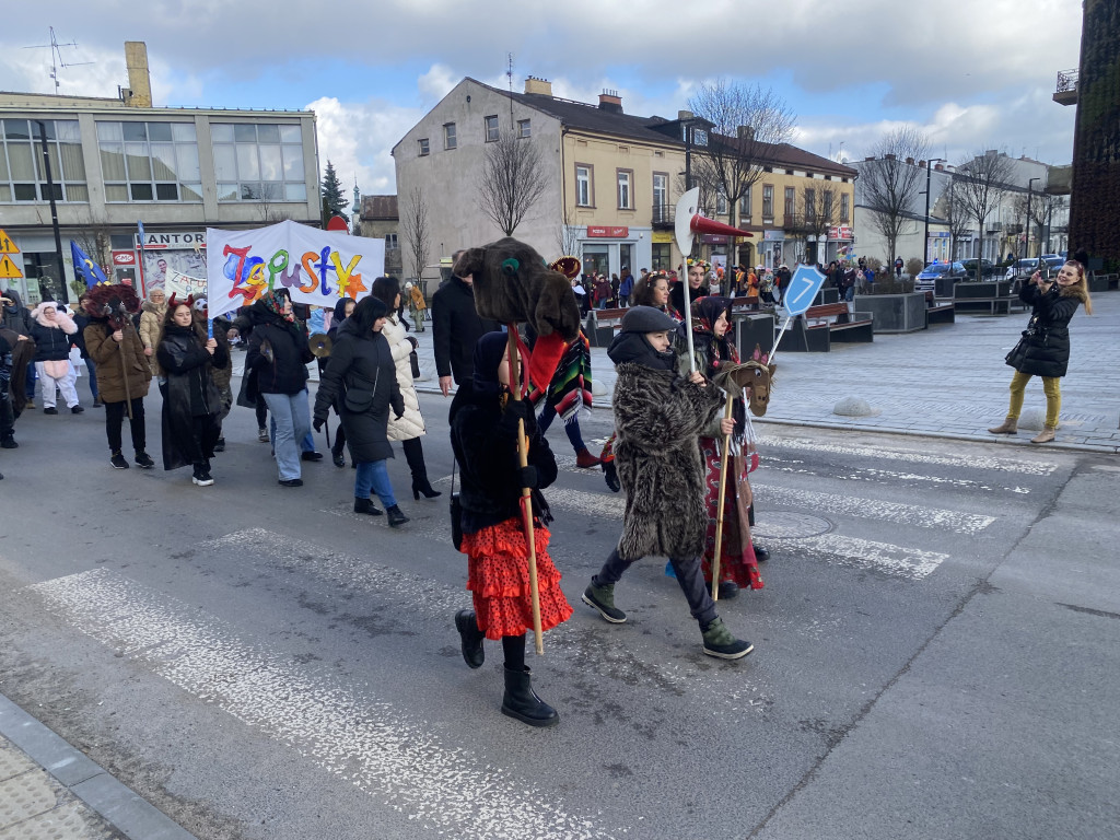 Zapusty w Radomsku 2024. Barwny ostatkowy korowód