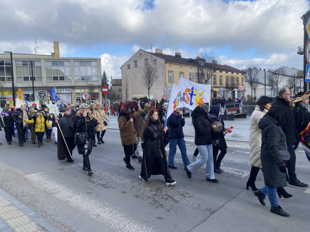 Zapusty w Radomsku 2024. Barwny ostatkowy korowód