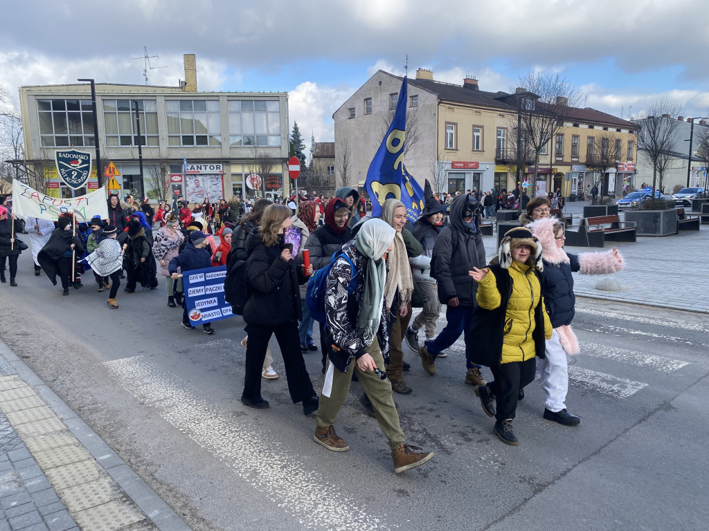 Zapusty w Radomsku 2024. Barwny ostatkowy korowód