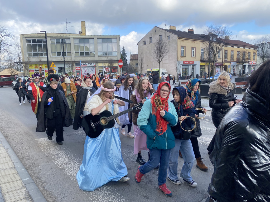 Zapusty w Radomsku 2024. Barwny ostatkowy korowód