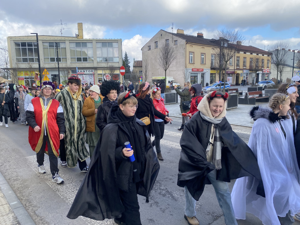 Zapusty w Radomsku 2024. Barwny ostatkowy korowód