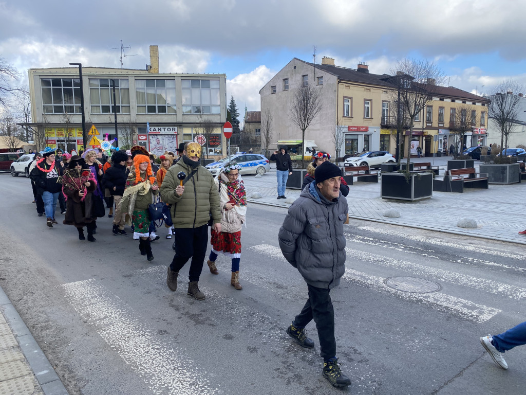 Zapusty w Radomsku 2024. Barwny ostatkowy korowód