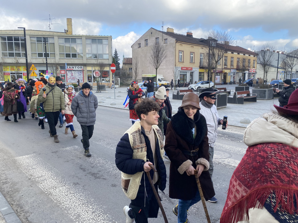 Zapusty w Radomsku 2024. Barwny ostatkowy korowód