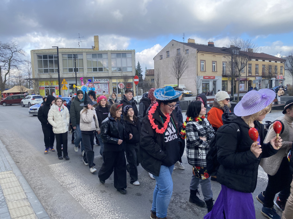 Zapusty w Radomsku 2024. Barwny ostatkowy korowód