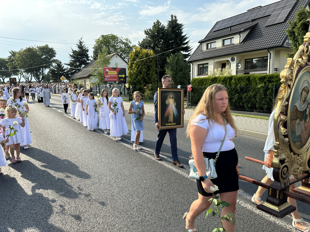 Parafia Św. Jadwigi Śląskiej w Kodrębie