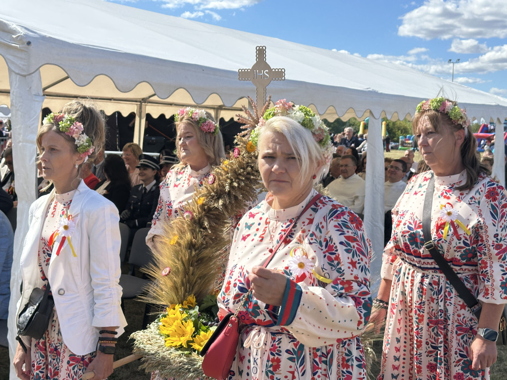 Dożynki w Wielgomłynach 2025 - rolnicy świętowali