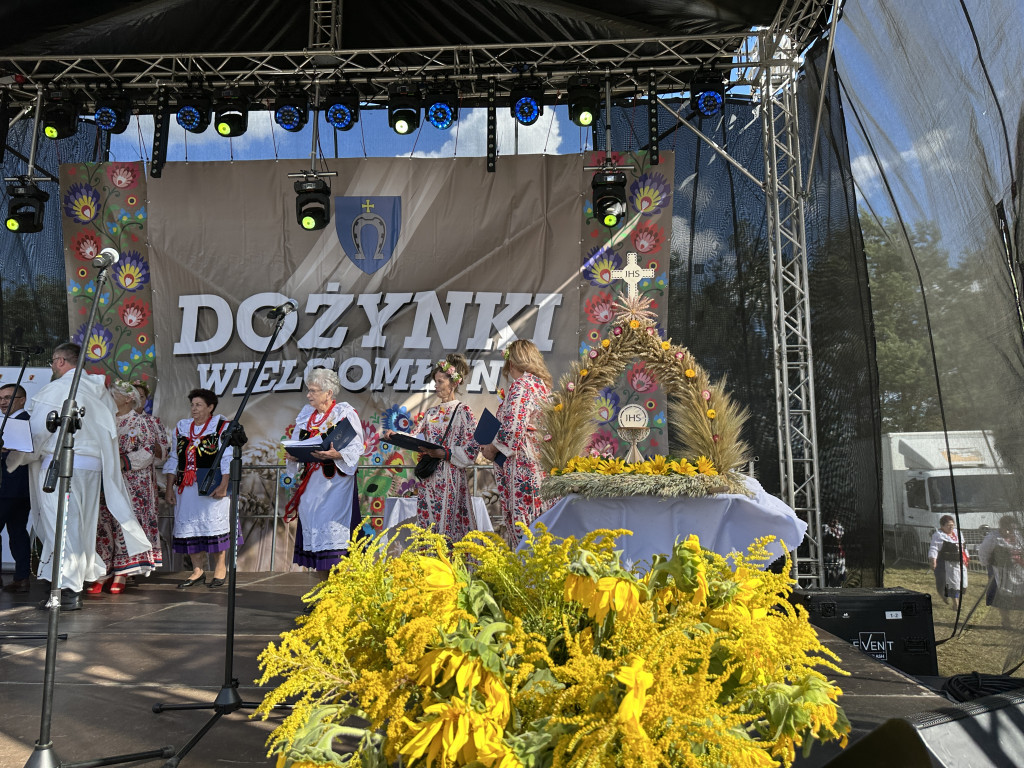 Dożynki w Wielgomłynach 2025 - rolnicy świętowali