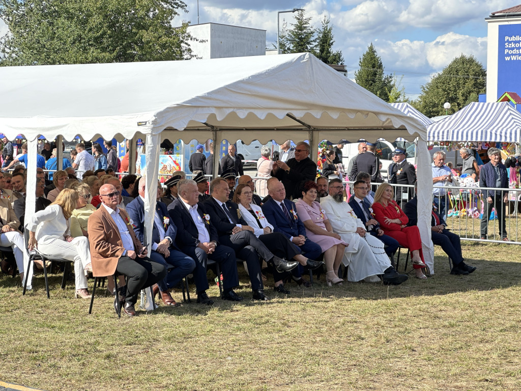 Dożynki w Wielgomłynach 2025 - rolnicy świętowali