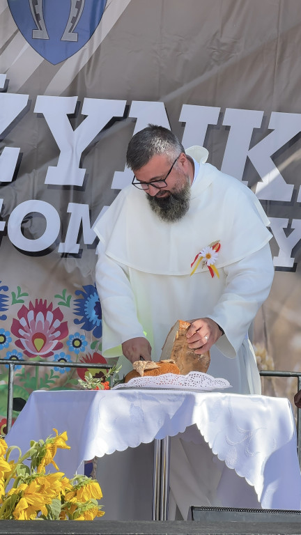 Dożynki w Wielgomłynach 2025 - rolnicy świętowali