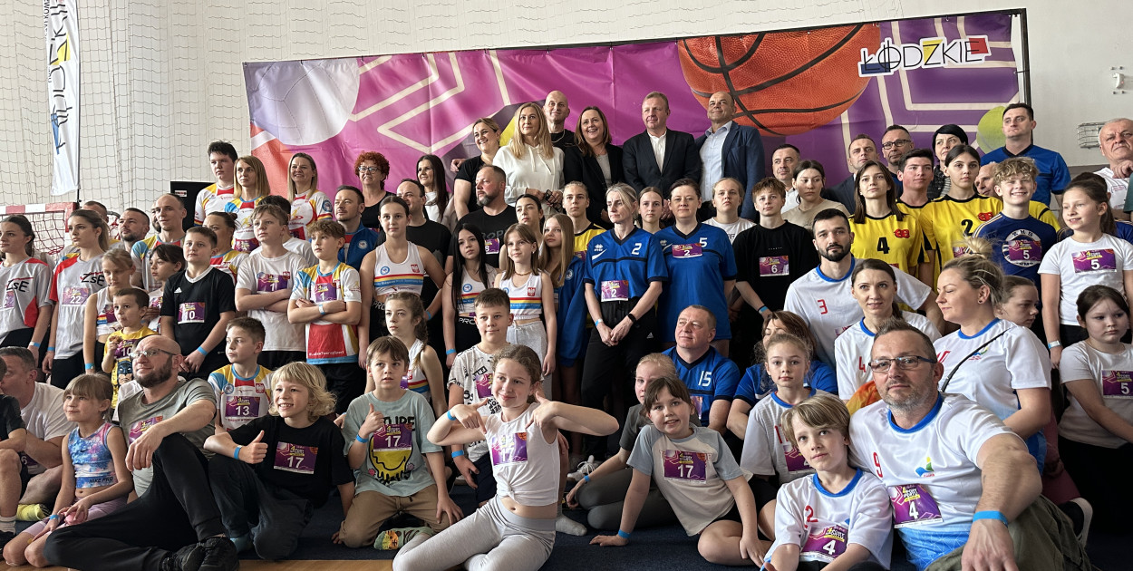 fot: Powiatowa Hala Sportowa w Radomsku stała się dziś areną zmagań w turnieju 4 Pory Sportu w Łódzkiem | Paweł Aulich