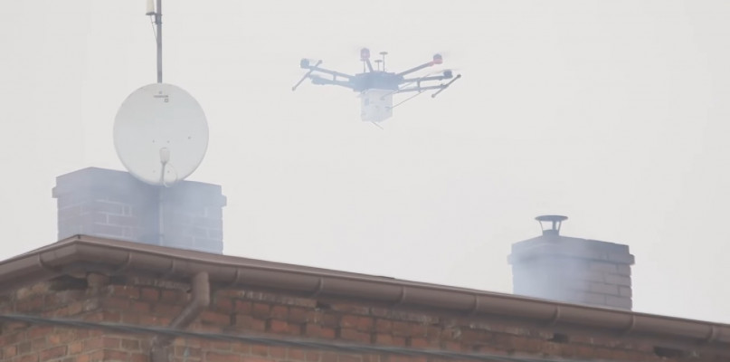 Drony to mobilne labolatoria, które są w stanie zidentyfikować źródło pochodzenia zanieczyszczeń powietrza. Kiedy będą latały nad naszymi domami? // spotradomsko.pl