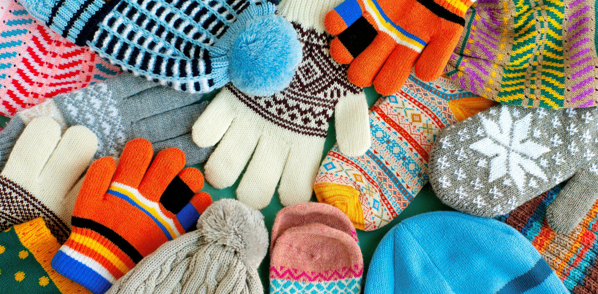 fot: zbiórka nowych skarpet, rękawiczek, szalików i czapek dla potrzebujących dzieci z domów dziecka oraz bezdomnych kobiet i mężczyzn