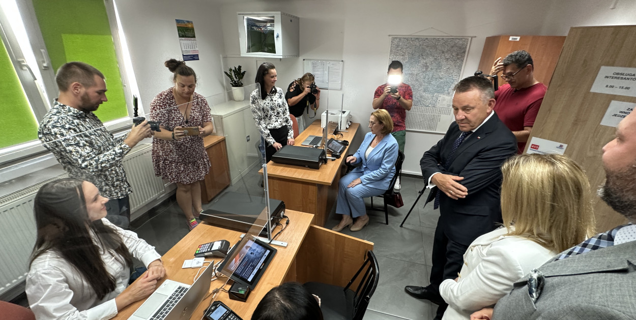 fot: punkt paszportowy w Radomsku oficjalnie otwarty /SpotRadomsko.pl