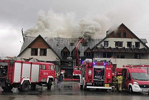 Strażacy kończą dogaszanie pożaru restauracji w gm. Tuszyn-15339