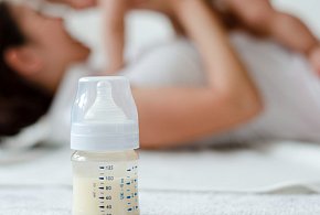 Groźna bakteria w mleku dla niemowląt. Nie podawaj dzieciom!-16400