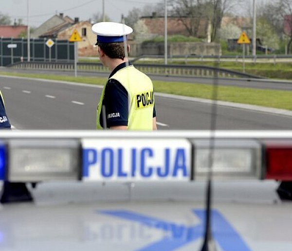 W majówkę na drogach więcej policyjnych patroli; wyjadą m.in. policjanci z grup SP-22835